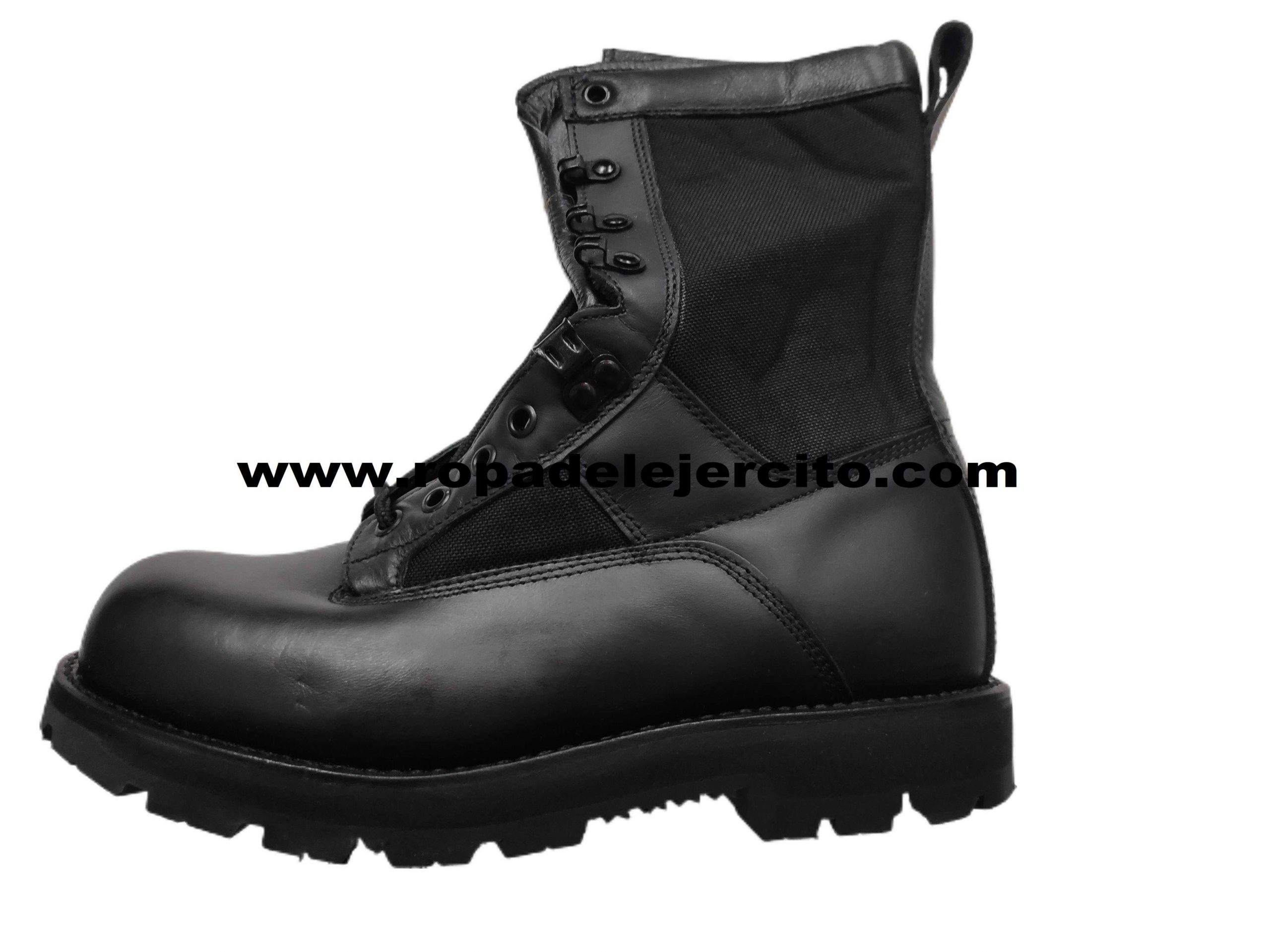 Botas negras GORE TEX marca Robusta Invulsa